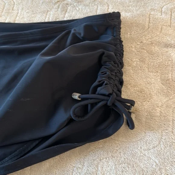 EUC Black Target Skort Swim Bottoms - Picture 3 of 7
